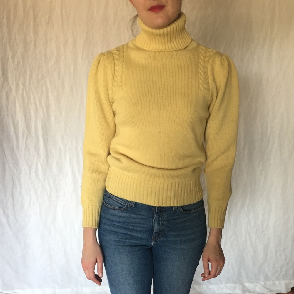 Vintage wool turtleneck sweater with cable detail